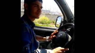 Serhat Araba Kullanırken