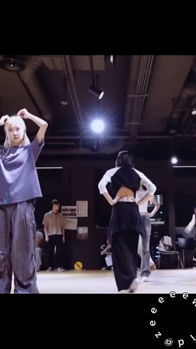 Low-key missing each other!😅😂🥰#blackpink #chaelisa #chaelisaisreal #lichaeng #chaelisastan