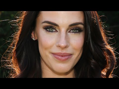 Video: Is jessica stroup getroud?