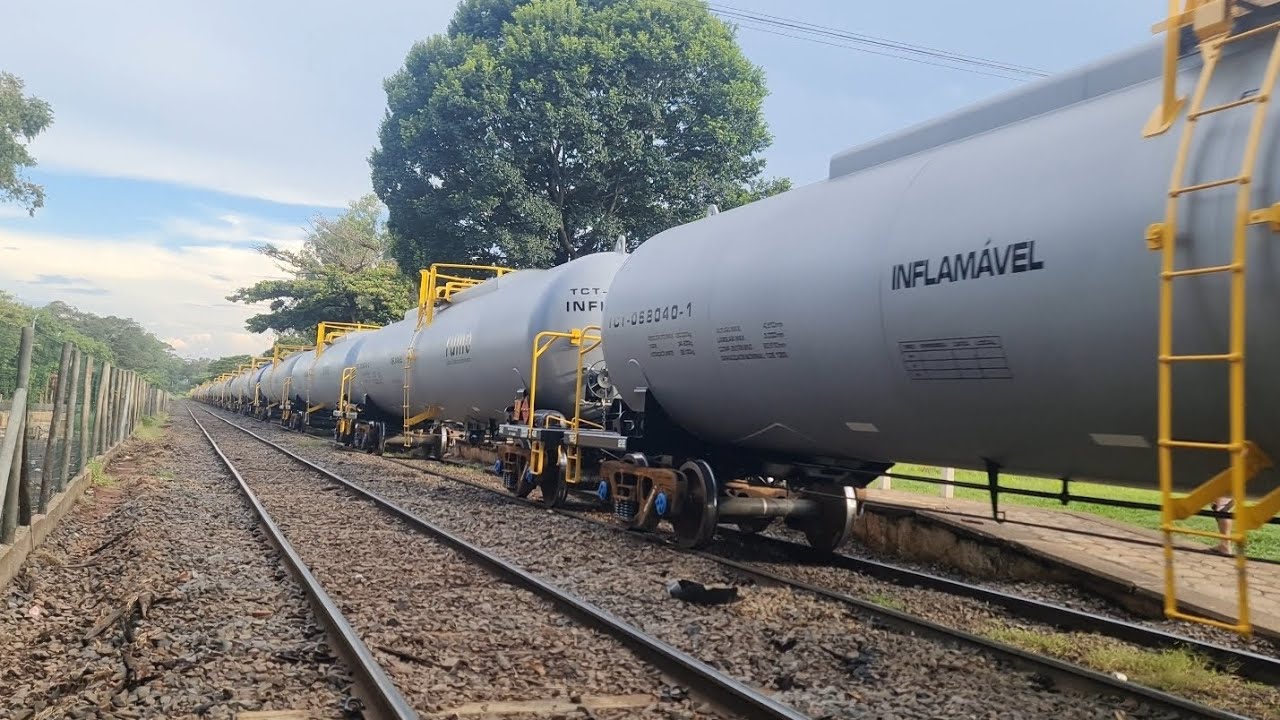 Vagões novos de combustível da humo logística 