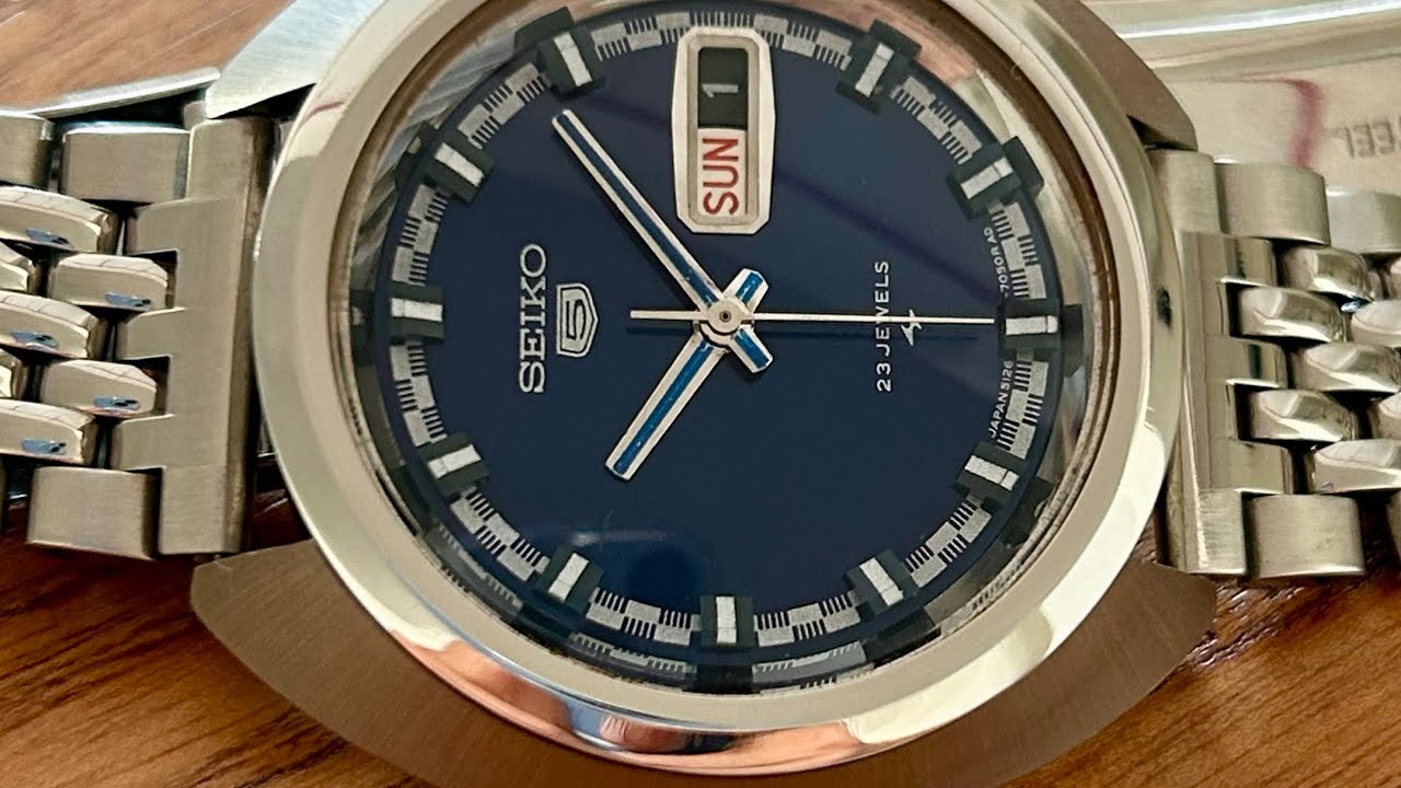[SEIKO ]ヴィンテージモデル セイコーファイブ 5126‐7030 Rare Blue Seiko UFO 5126-7030 - Uncommon Caliber - Intricate