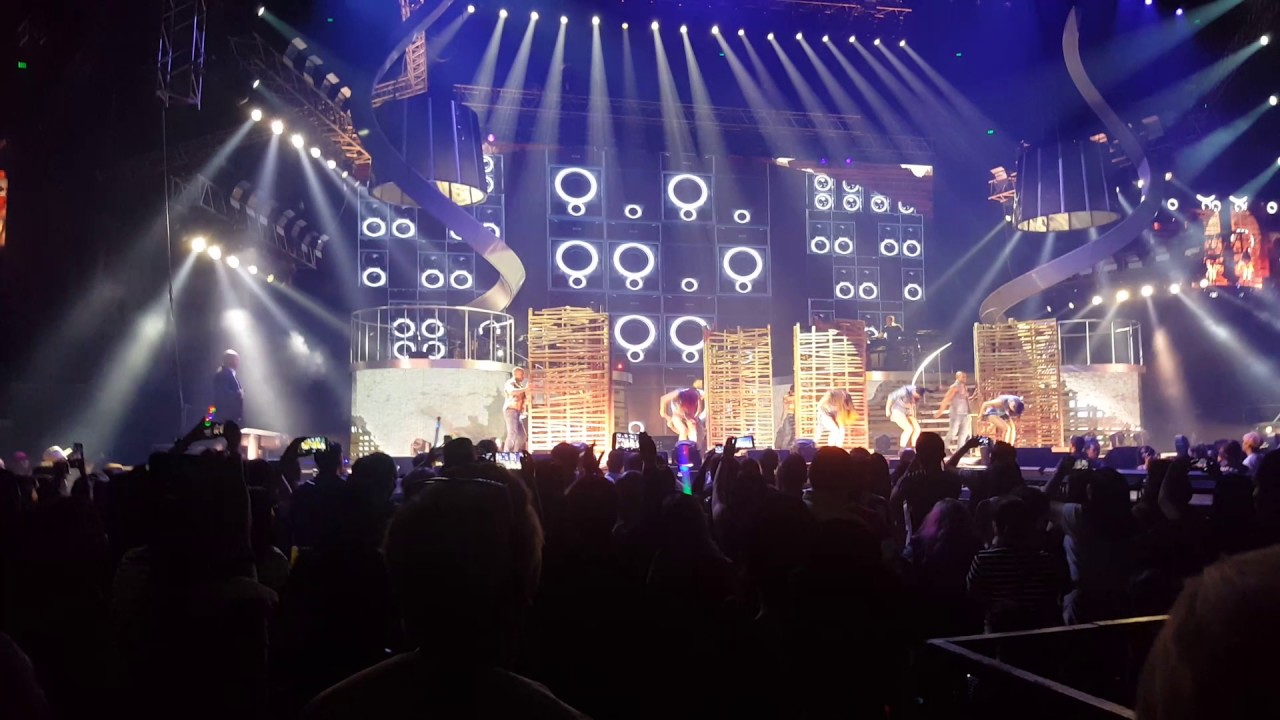 Britney Spears - Change Ur Mind/Me Against the Music/Gimme More - Live in Manila