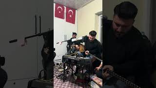 EMRE ALTAŞ sarılara boyamışsın saçını…#emrealtaş