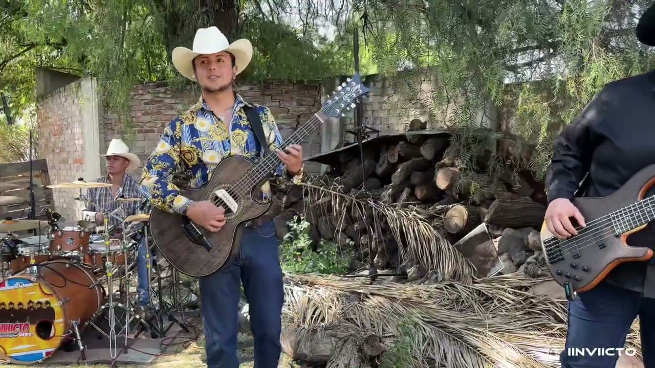 En las cantinas - Ayer la ví por la calle - IINVIICTO en vivo 🔥LAS CLÁSICAS CON IINVIICTO🔥