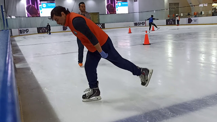 Aprendiendo a patinar sobre hielo/ Lección 1: Primeros pasos básicos