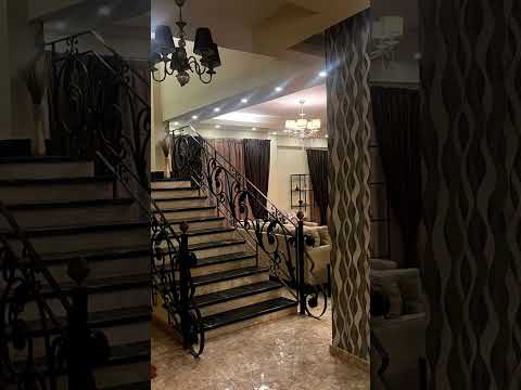 فيلا للبيع 891 متر الحي 9 مدينة الشروق دورين و روف و حديقة و حمام سباحة 01026822372   