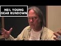 Capture de la vidéo Neil Young Gear Rundown - Exactly What He Uses. Guitars, Amps, Strings, Musicianship & More...