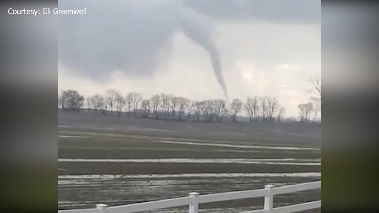 Video captures Morganfield tornado - YouTube