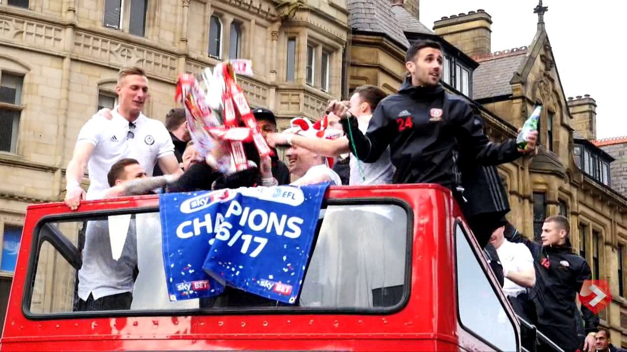 Leon Clarke on the bus camera iphone 8 plus apk