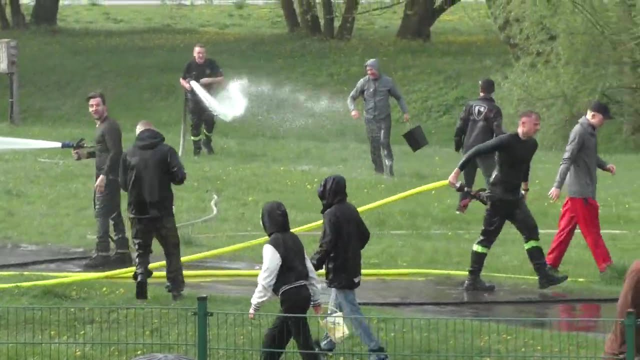 Śmigus Dyngus - Lany Poniedziałek. Plac Wyderka Praszka (21-04.25r.) To za nami
