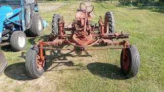 Work the farm with Allis Chalmers G tractor. Really interesting video