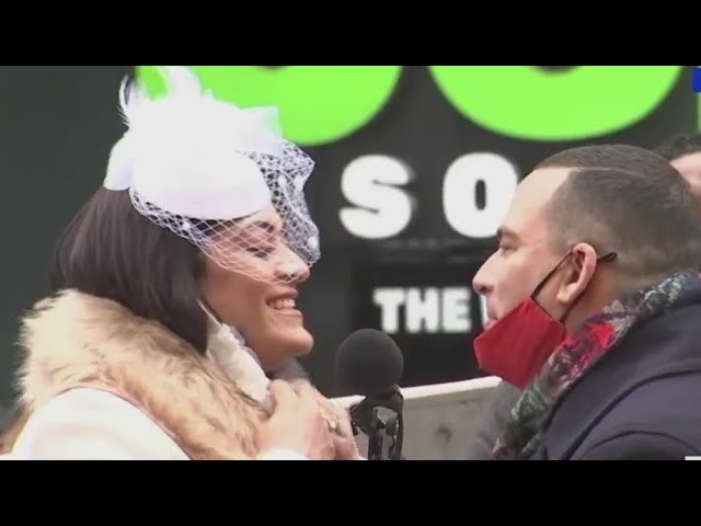 Get Married In Times Square On Valentine S Day