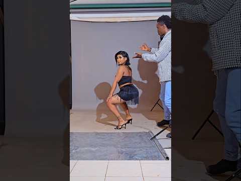 How To Pose For Pictures Shootphotography Photoshoo Fashionphotography Productphotographystudio