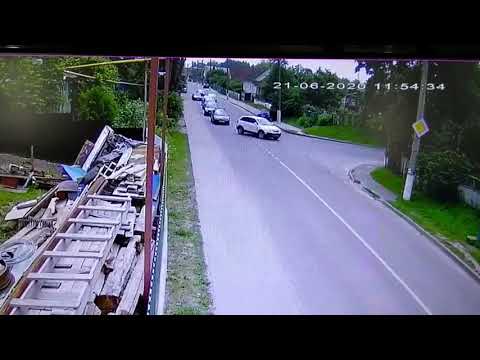 Бабушка с внуками на «Пежо» перевернулась в Дзержинске