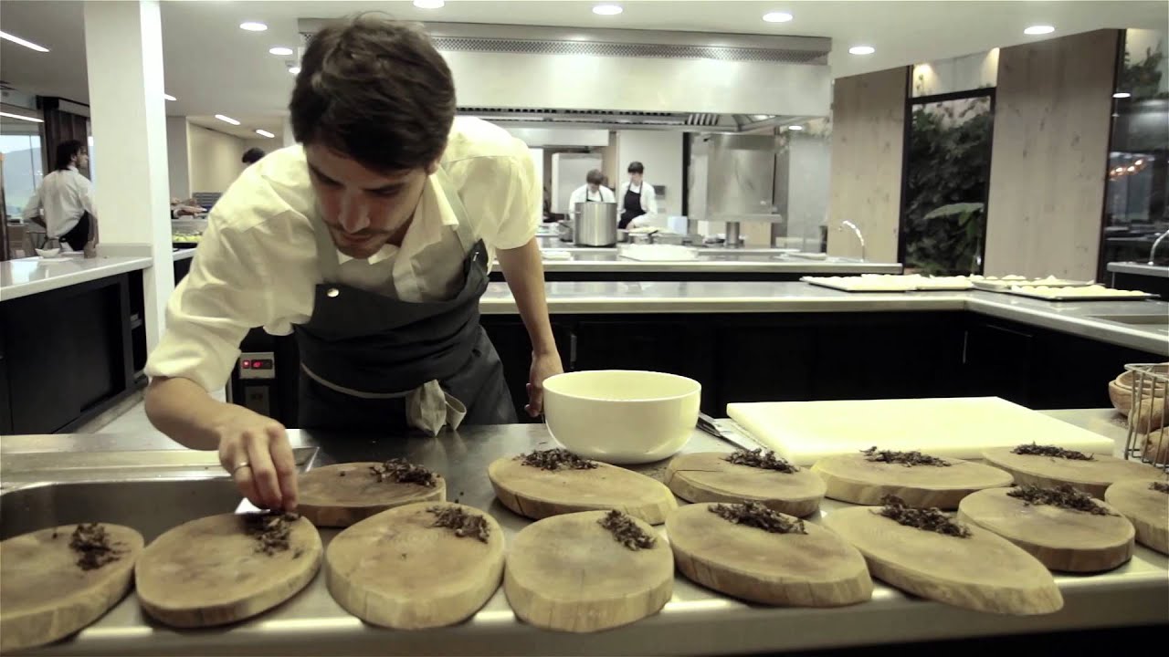 Eneko Atxa y Virgilio Martínez comparten cocina en el Azurmendi