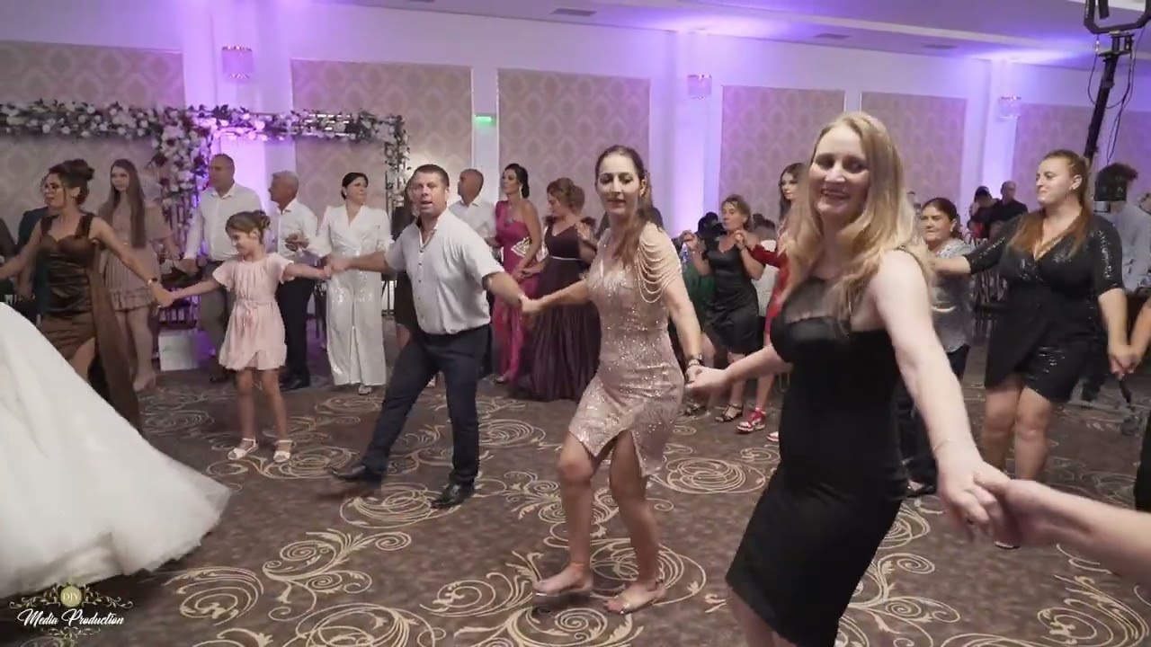 Formatia Dovlecii de la Padureni live hore,manele nunta Ana & Bogdan 2023