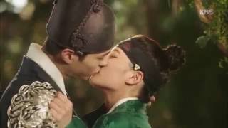 Love in the moonlight 구르미 그린 달빛_moonlight drawn by clouds first kissing scene