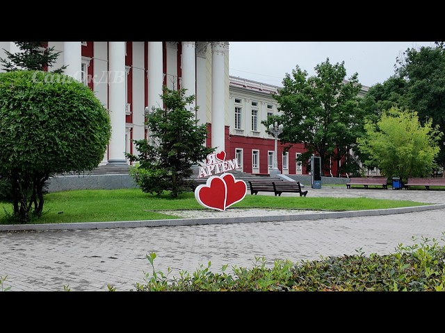 Порно бейне мамандары Қуанған массажист шыдай алмай, өзін жалаңаш клиентке берді.