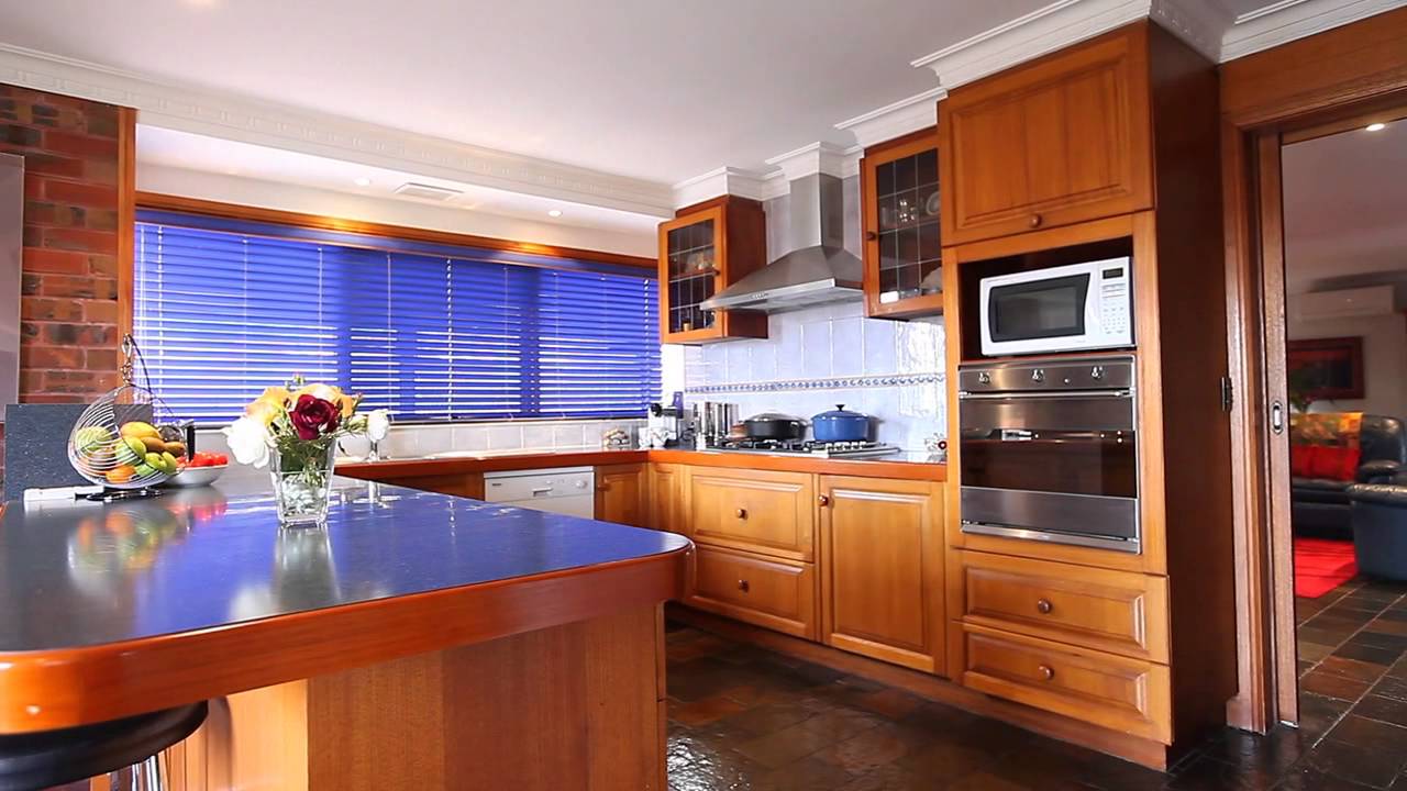 Philip b / Hay Court 4, Doncaster East 3109 YouTube