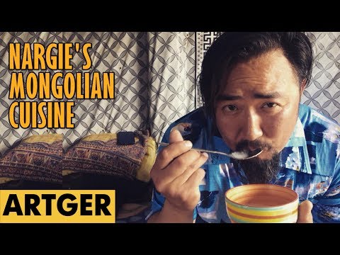 فيديو: كيف تطبخ المنغولية Suu Tei Tsai
