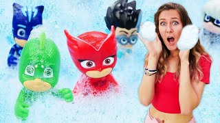 Los PJ Masks en la Guardería infantil de Ana. Juguetes de los Héroes en Pijama