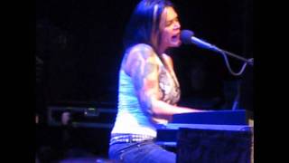 Beth Hart - Hiding under water @Atak Enschede (live)