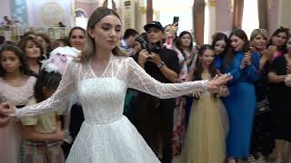 Танец Жениха И Невесты !!! Тамада Азим Давыдов Фотограф Заур Юсупов Видеограф Муслим Камбулатов!