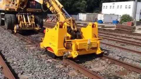 Balfour Beatty Rail Innovative De-Clipper