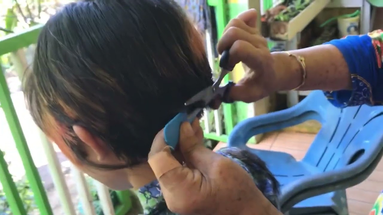 Kita coba potong rambut pokeng