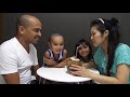 Japonesa experimentando agua de coco pela primeira vez....