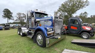 This Semi Truck sounds kind of awesome don't ya think?