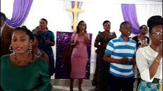 Hawa ndiyo AIC Arusha Choir Kutoka Kanisa la AICT Pastoreti ya Majengo Arusha Katika Ibada ya J.Pili