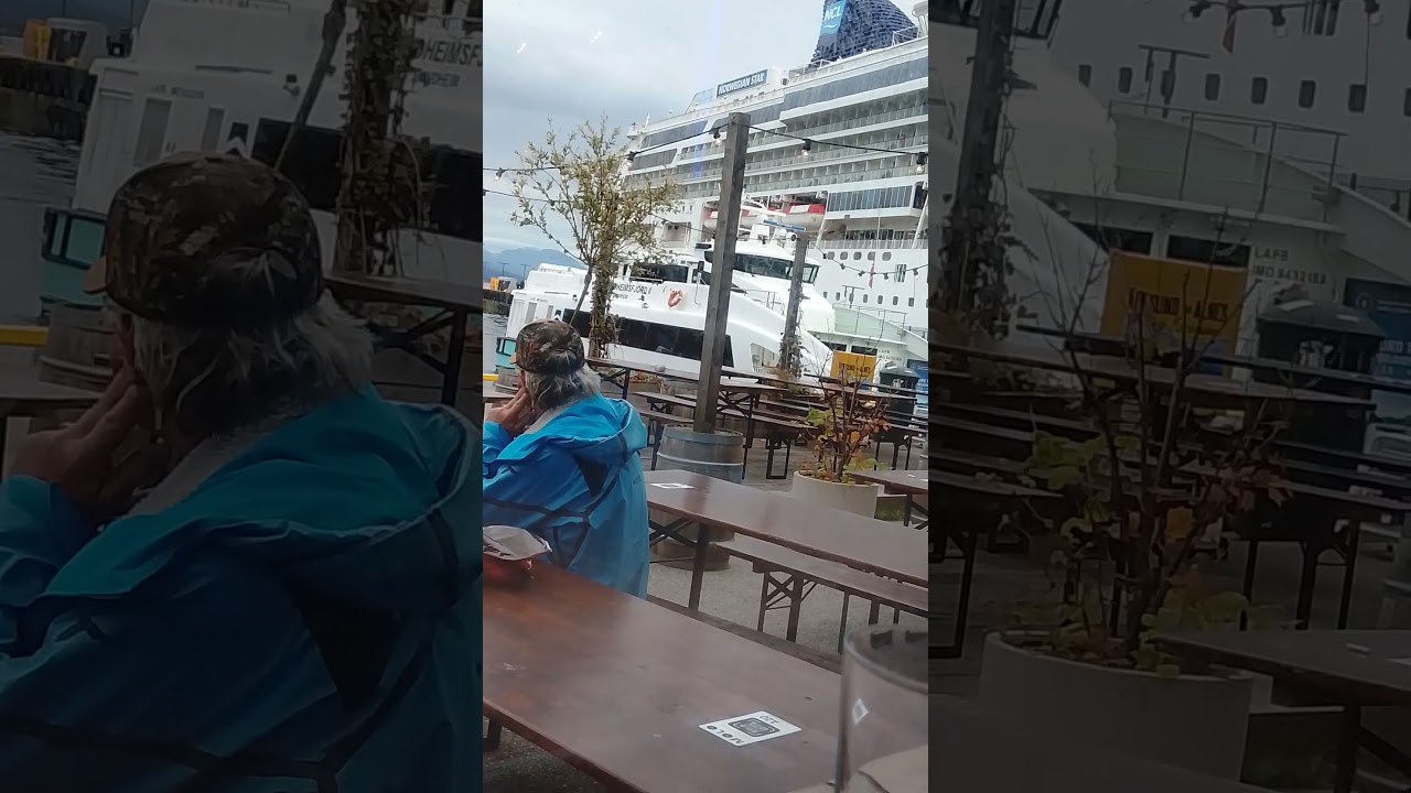 Speedboat"Trondheimsfjord2"picks up cruisepassengers from "Norwegian Star"for a daytrip2026