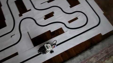 Fast Line Tracer Robot (2nd attempt) - Lego Mindstorms NXT 2.0