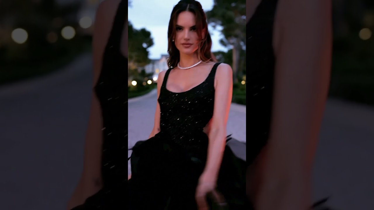 Алессандра Амбросио в платье Ramzen Couture на гала-вечере Women's Stories в Каннах