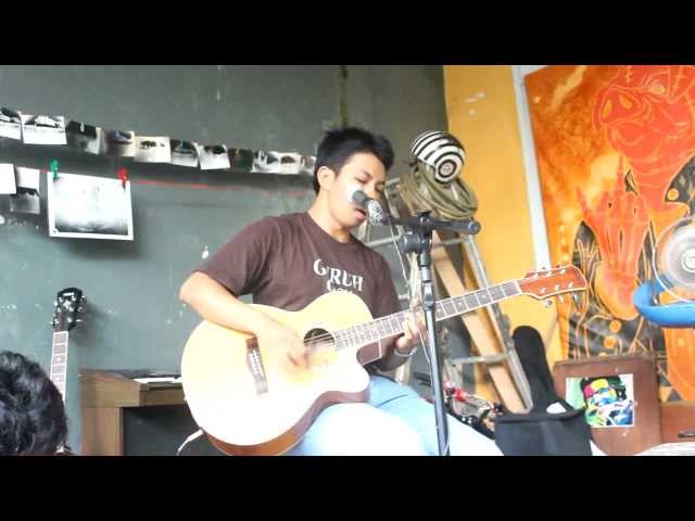 Achmad Nirwan covering Nirvana - All Apologies at KBJamming Vol. 3 class=