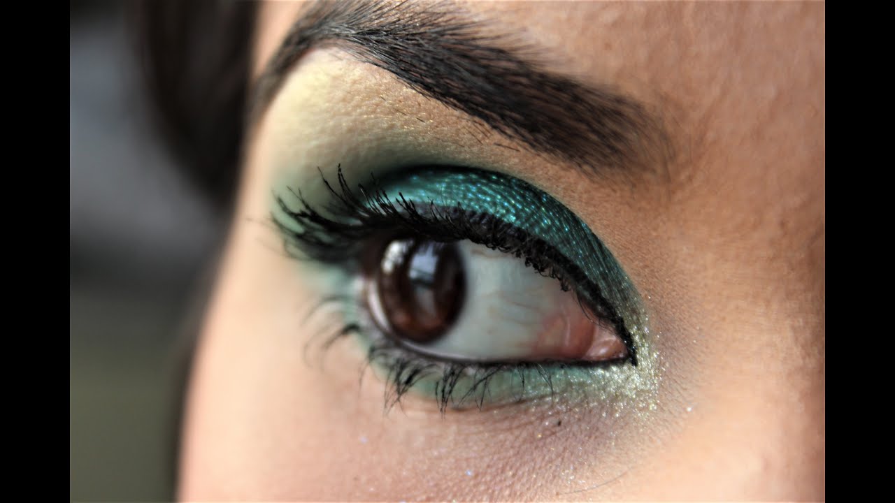 Green eyeshadow or Emerald eyeshadow by using huda beauty Emerald Obsession Palette