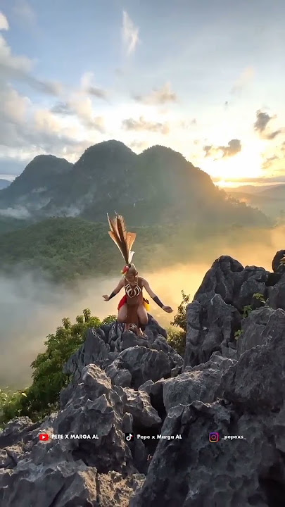 Instrument Sape Dayak Kalimantan