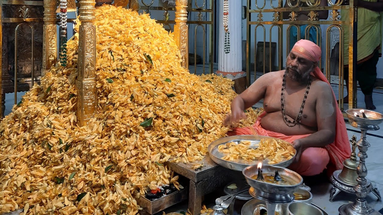 Laksha Pushparchane to Srimanmoola Rama Devaru and Sri Rayaru - 13.11. ...