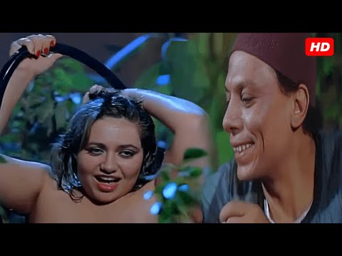 ما تيجي تتسبح معايا عادل امام بيبص لقاها بتستحمي في الخلا ملط شوفوا شمط الجلابيه وعمل ايه