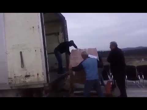 პარლამენტიდან ავეჯი გააქვთ