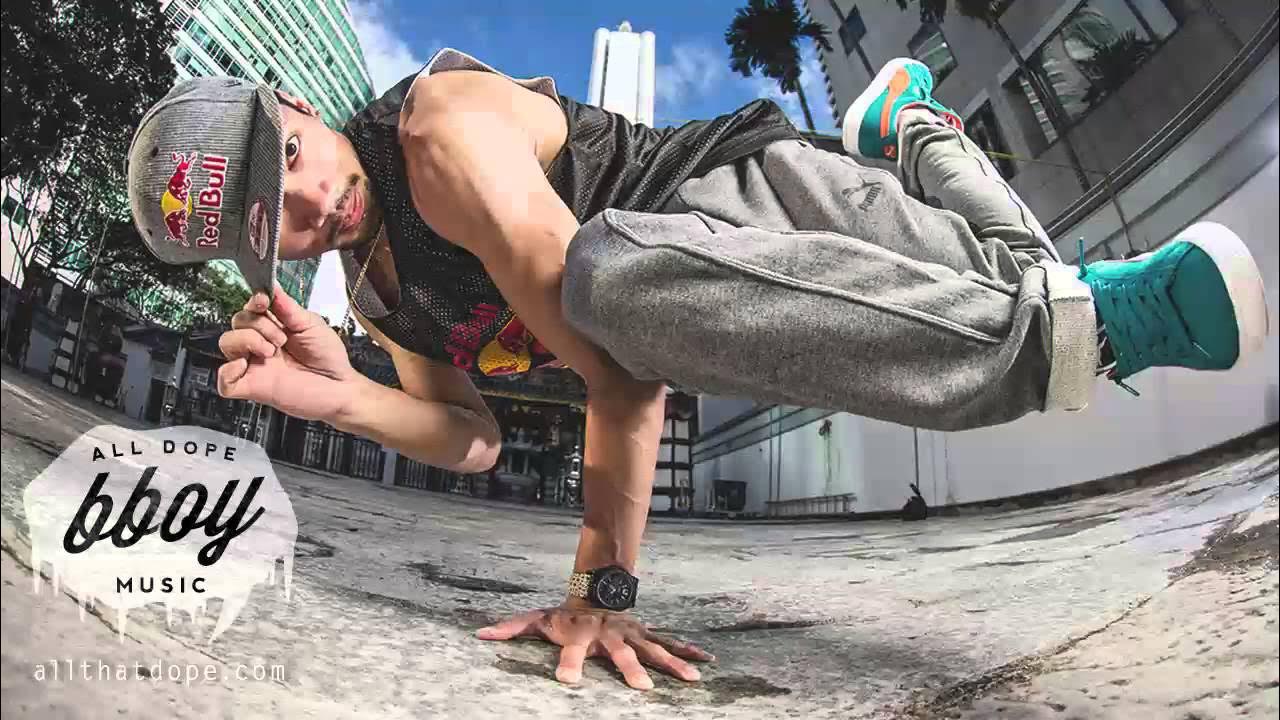 Тектоник стиль одежды. Bboy battle. Девушка танцует тектоник. Курс хоп. Брейк данс ред булл.