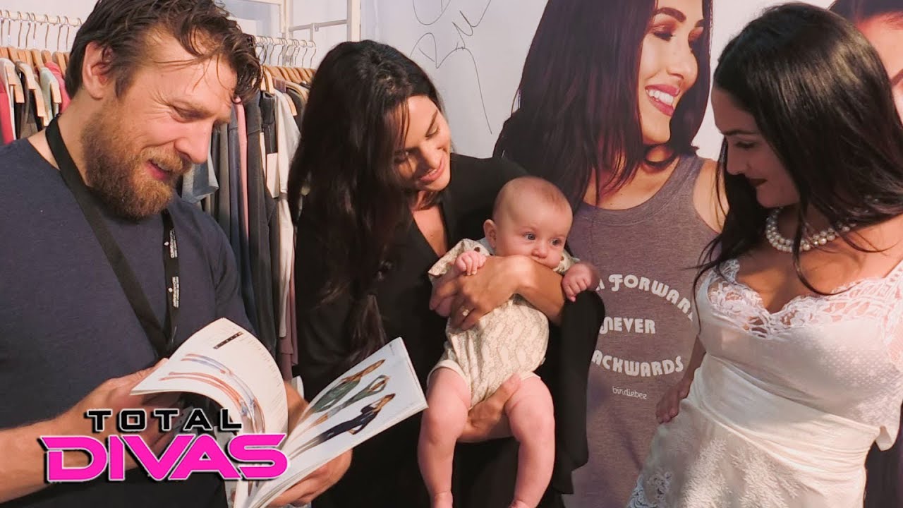 dramamine precio The Bella Twins premiere their Birdiebee line: Total Divas Preview Clip, Dec. 20, 2017