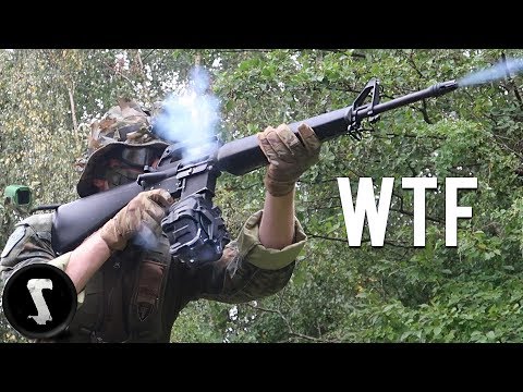 guy-brings-scary-realistic-full-auto-drum-mag-m16a1-and-destroys-everyone!
