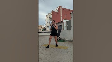 Staggered Squat Clock | Harri Flower PT