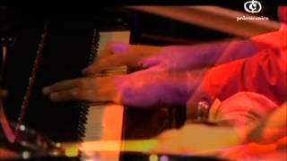Video thumbnail of "Stefano Bollani - Samba e Amor (live)"