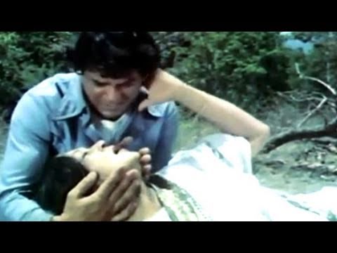 Dharmendra, Nirupa Roy, Maa - Emotional Scene 11/14