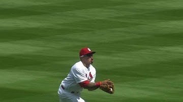MIL@STL: Wong makes an over-the-shoulder basket catch