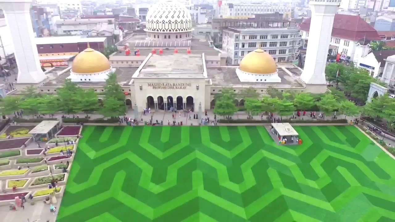 Halaman Masjid Raya Bandung 