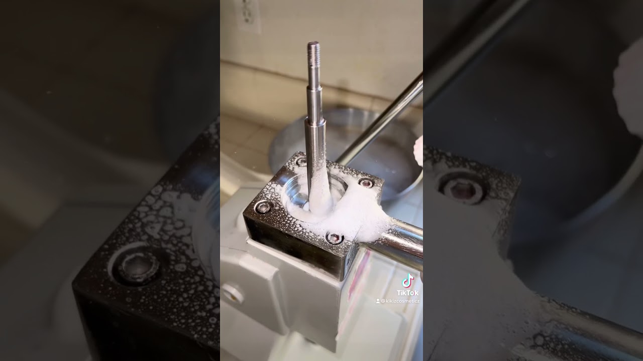 Cleaning my lip gloss machine HBDKC is clear and cake batter flavored 🥰